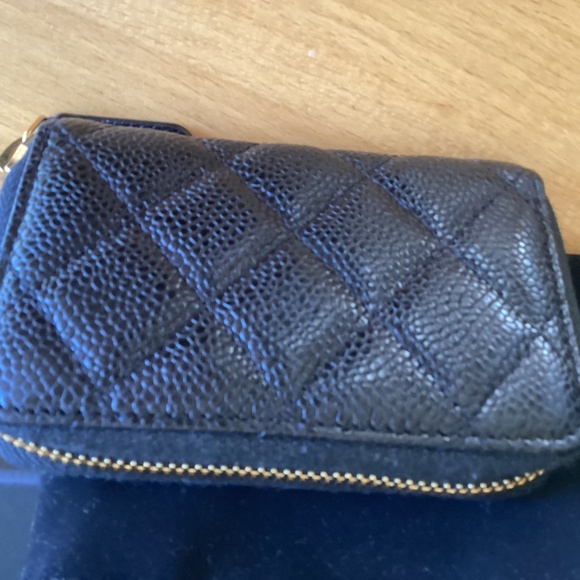 Chanel Caviar Quilted Classic Zipped Coin Purse - Picture 6 of 7